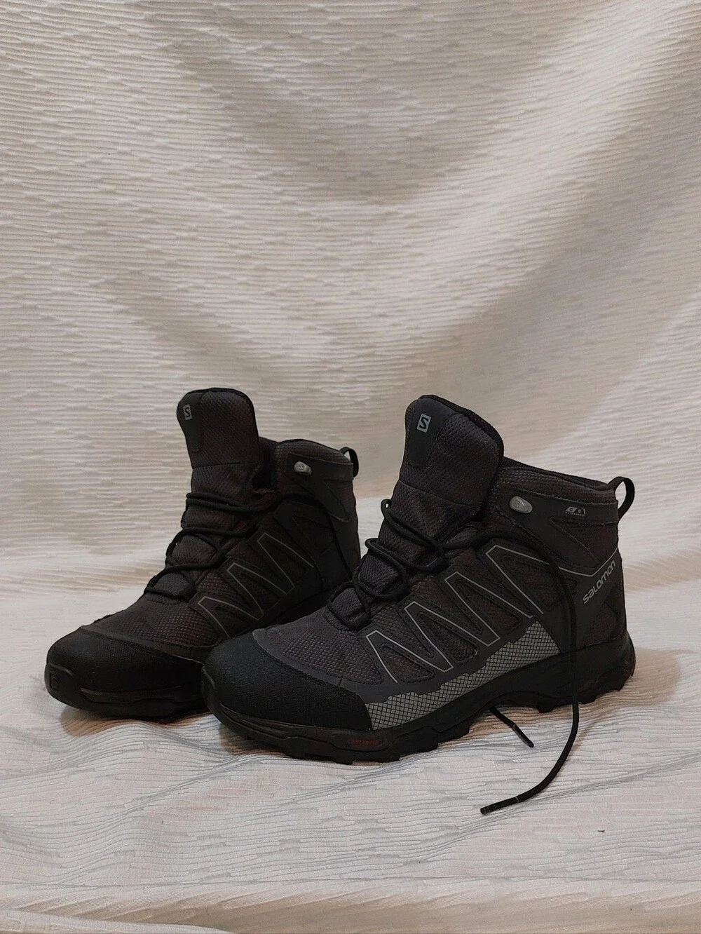 Salomon Men's Black Gray Mid-Top Trail Boots Size 11.5